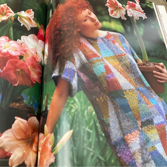 Glorious Knits by Kaffe Fassett/15 amazing designs for sweaters, shawls, dresses - Picture 7 of 10